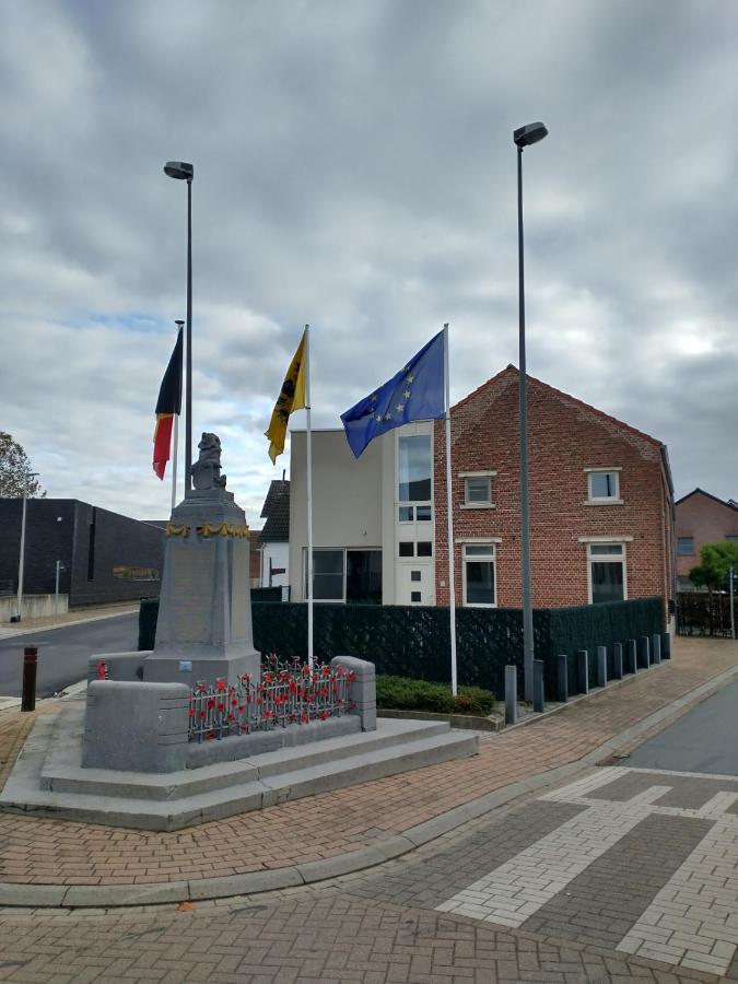 Vakantiewoning 'De Vlaamse Aap' Дилзен-Стоккем Экстерьер фото